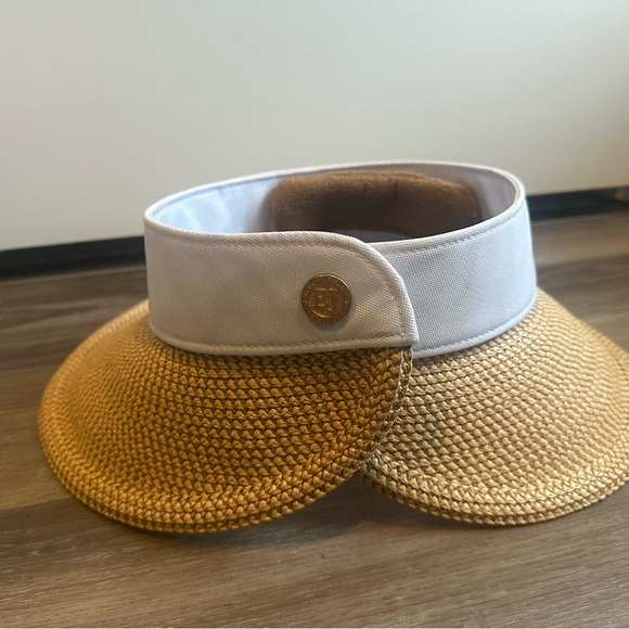 Eric Javits Squishee Halo Sun Visor- peanut/white - Picture 5 of 16